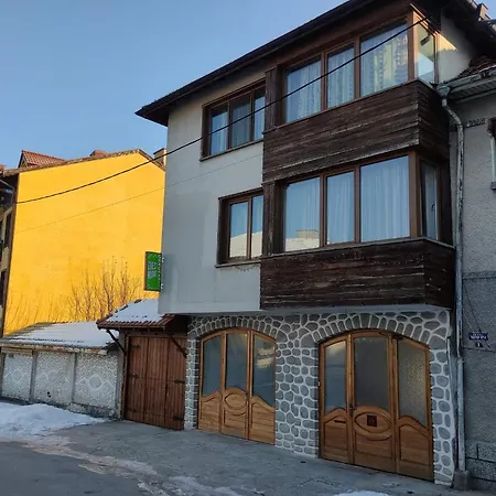 Guest Grachenovi בית הארחה 3*