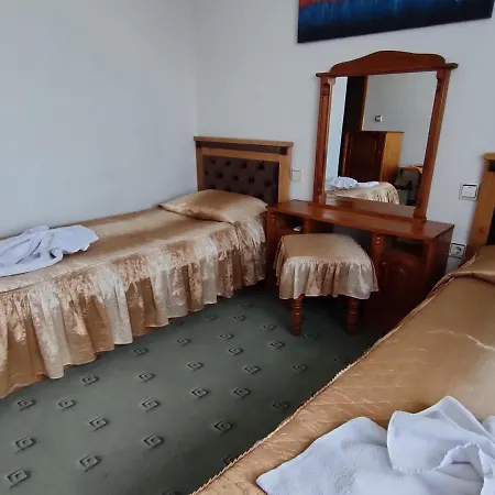 Guest Grachenovi בנסקו